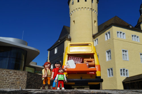 Die PLAYMOBIL-Figuren treten ihre Heimreise nach Ende der erfolgreichen Sonderausstellung auf Schloss Homburg an.(Foto: Museum und Forum Schloss Homburg)