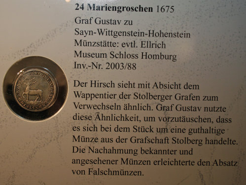 Um jede der gezeigten Münzen im detail zu erkennen, erhalten Besucherinnen und Besucher der Sonderausstellung jeweils kostenfrei eine Lupe. (Foto:OBK) 