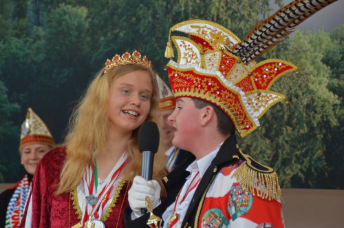 Prinz Gabriel I. und Prinzessin Lea von der Karnevals AG des Homburgischen Gymnasiums. (Foto: OBK)