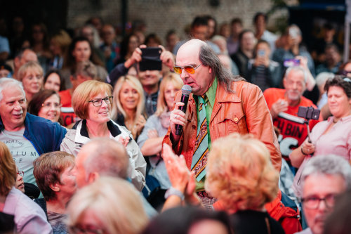 Guildo Horn liebt die Nähe zu seinen Fans (Foto: VRS, Smilla-Dankert) 