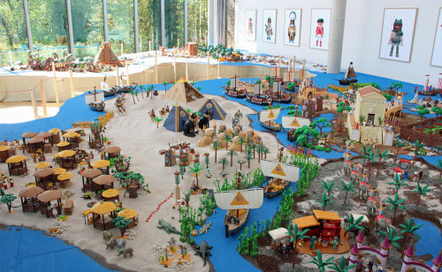 Die "ganze Welt" der Playmobil-Figuren (Foto: OBK)