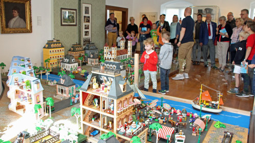 Alltagsszenen aus der PLAYMOBIL-Welt begeistern. (Foto: OBK)