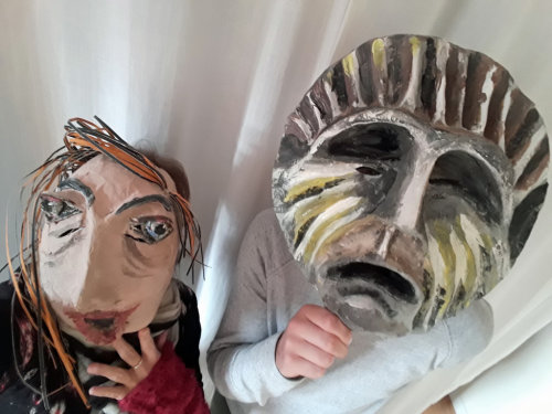 In der neuen Museumswerkstatt können Kinder an einem Maskenworkshop teilnehmen. (Foto: Sabine Schunk)