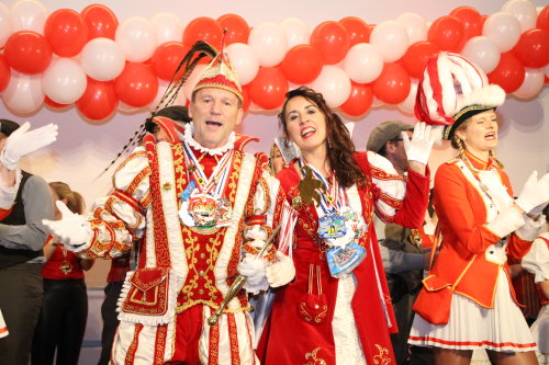 Das Prinzenpaar der Karnevalsgesellschaft Rot-Weiß Denklingen 1986: Prinz Rüdiger I. und Prinzessin Caro. (Foto: OBK) 