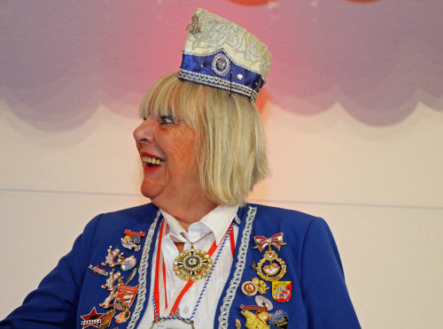 Elisabeth Henne vertrat gut gelaunt den Rader Karnevalsverein "Op d'r Hüh". (Foto: OBK)