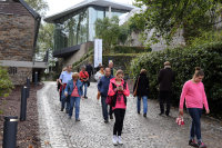 Eröffnungsfest, Besucher auf dem Schlossareal; (c) Philipp Ising