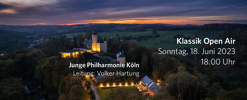 Schloss Homburg in der Abenddämmerung © Holger Hage für „das Bergische“