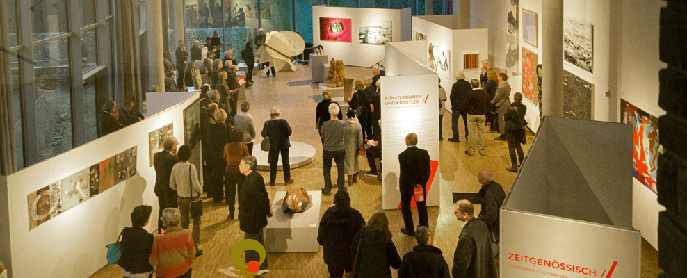 Besucher bei der Eröffnung einer Sonderausstellung in der Neuen Orangerie © Oliver Kolken